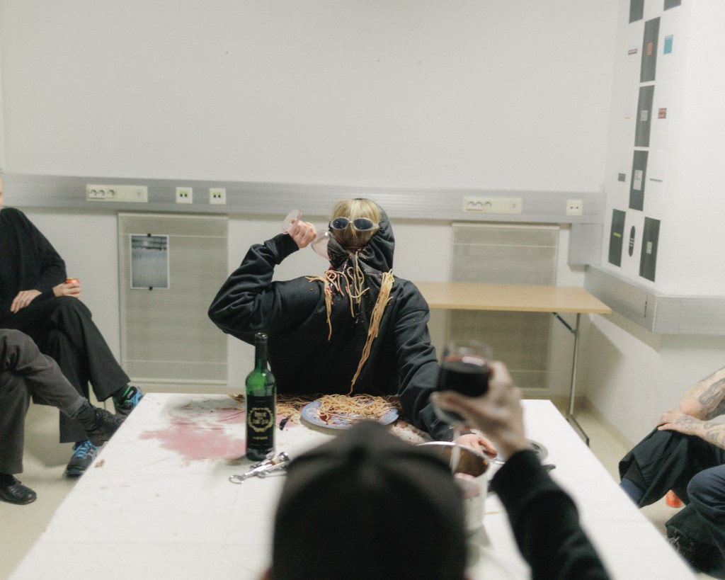 uppan :ecnamrofrep emeht nenilläviäp